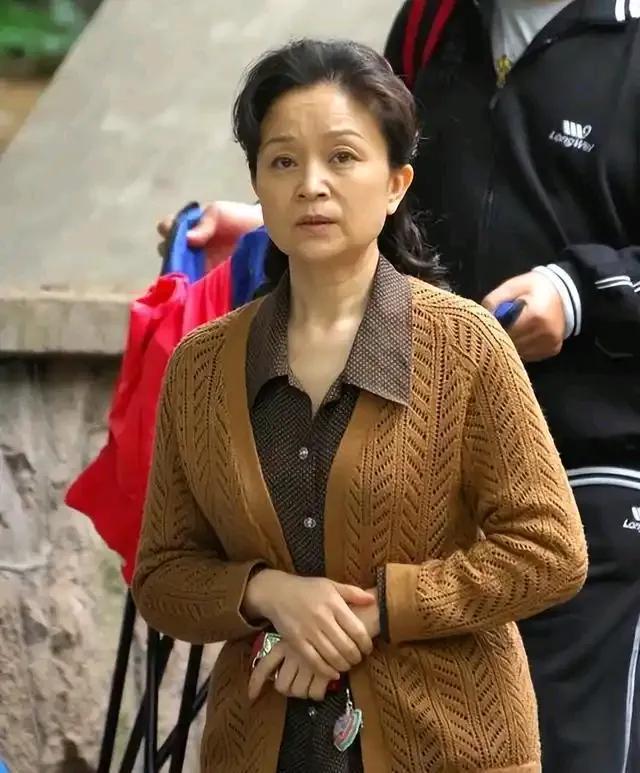 刘莉莉:离婚后嫁富商,婚后成家庭主妇,如今咋样了?