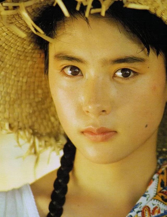 低调实力派女演员深津绘里:素面朝天亦难掩灵秀之气