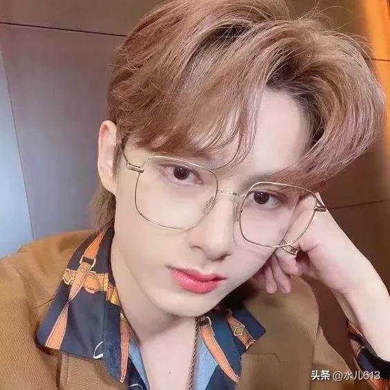 文俊辉2025大事件：拍戏、穿搭、翻唱都在热搜！