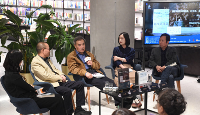 南方小镇与古典诗歌，如“两个故乡”滋养着写作