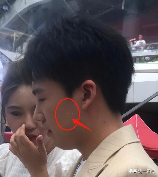 26岁郭麒麟生图曝光,打扮成熟身材圆润,网友:只有165吗?