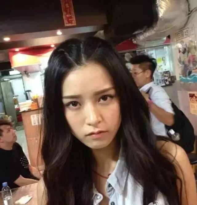 貌美身材正、AB同门“香港第一代嫩模”文咏珊为啥还没红？