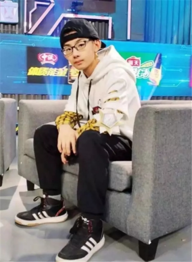 中国最小黑客汪正扬：8岁学编程，12岁建立网站，后来怎么样了？