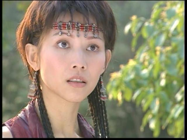 明明是同一个演员,可在续集里像换了张脸,令妃颜值前后变化好大