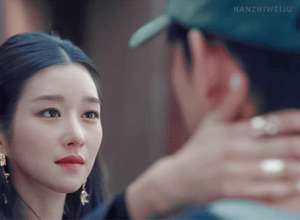 小魔女的致命老公(韩剧史上又多一“魔女”金秀贤新剧女主火了，种草耳环包包墨镜)