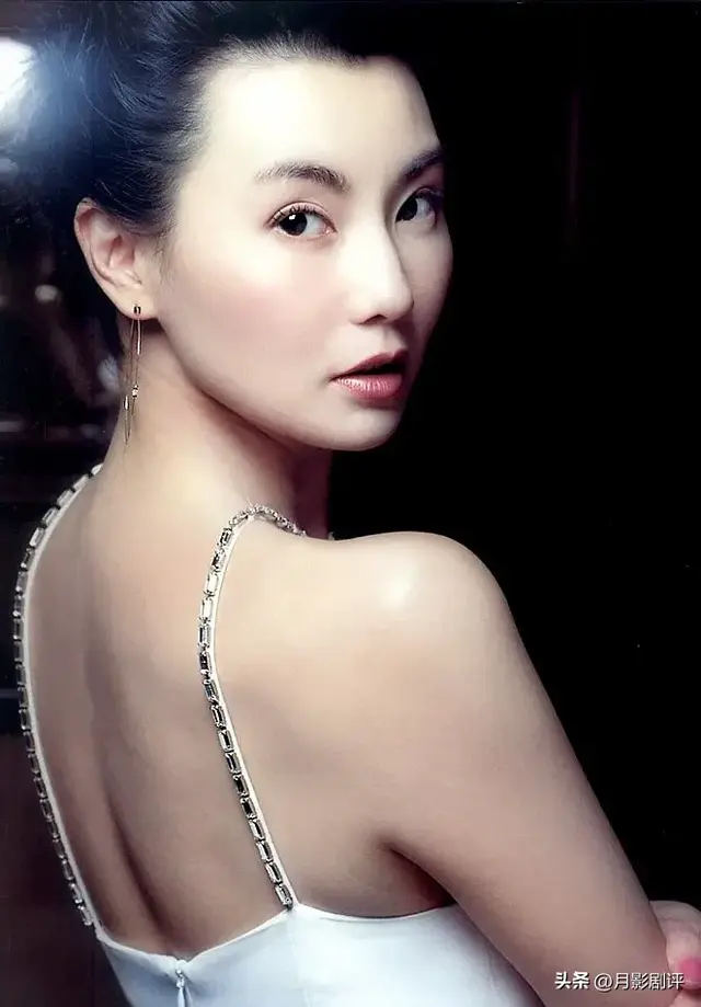 60岁张曼玉,归来仍是巨星,现在这种港风美女再也见不到了