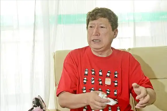 “第一软饭男”李春平:伺候美国老妇13年,继承268亿,现状如何