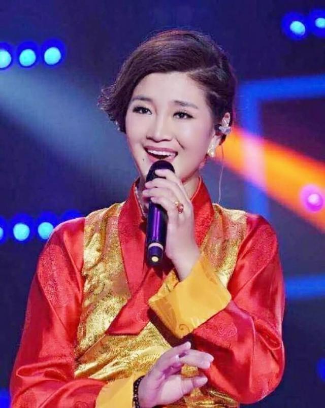 降央卓玛:母亲去世早,婚后连生三胎,婆婆把我当亲女儿疼爱