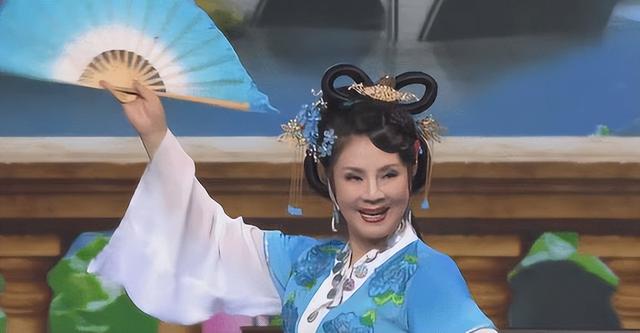 曾与潘长江合作，比赵本山名气还大的闫淑萍，如今现状咋样了？