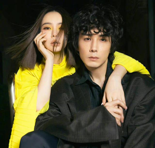 李承铉戚薇二胎得子 儿女双全幸福美满