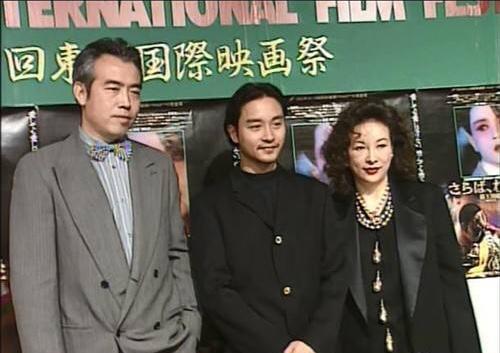 陈凯歌陈红夫妇年轻旧照曝光 陈飞宇与爸爸陈凯歌如复制粘贴