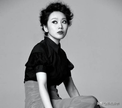 明星吻戏怎么拍的？花絮胜过正剧，唐嫣笑晕、闫妮一脸嫌弃