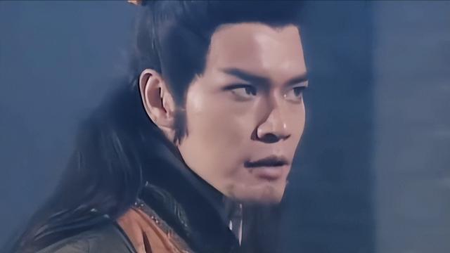 难怪裘千仞战绩平平,却在江湖上无人敢惹,你看他师父是什么来头