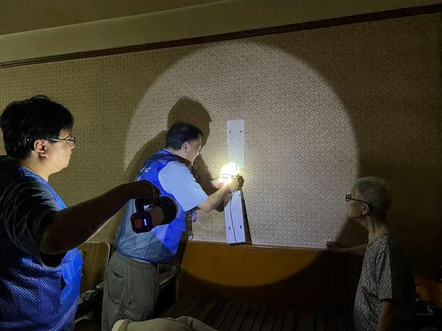 根本坐不住!这群“闲不住”的老邻居志愿服务邻里近十年……