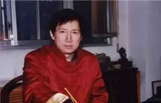 “第一软饭男”李春平:伺候美国老妇13年,继承268亿,现状如何