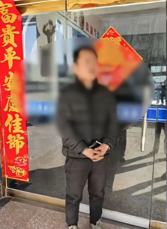 楼上全是居民!男子纵火烧毁前女友店铺,已拘留!