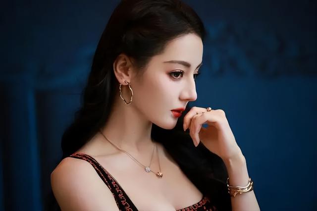 网友评出2023年四大女顶流，实力与魅力并存，第一名是内娱常青树