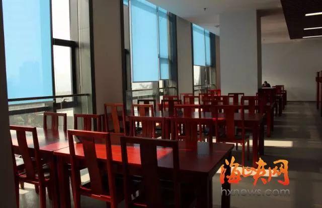 福州最牛图书馆首日体验来了！看电影 玩VR 看最美江景！办卡 借书 还书 存包 真实内景一网打尽！