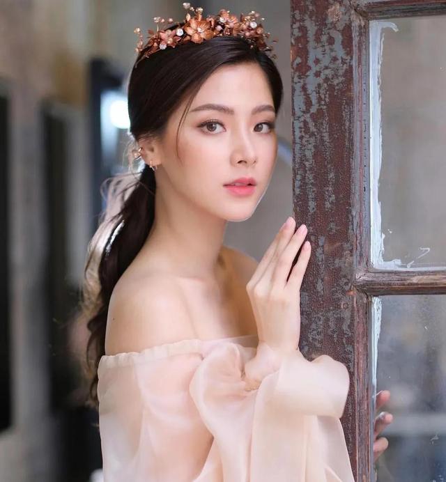 小水平采娜的性感写真