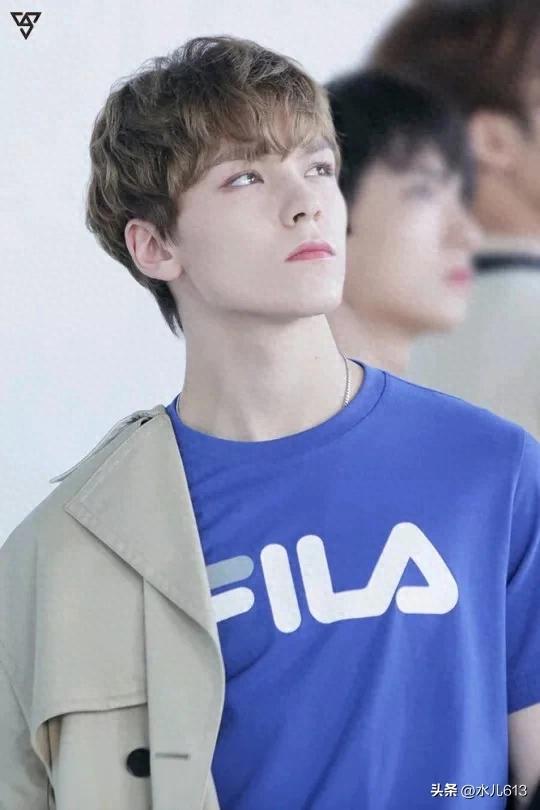 文俊辉2025大事件：拍戏、穿搭、翻唱都在热搜！