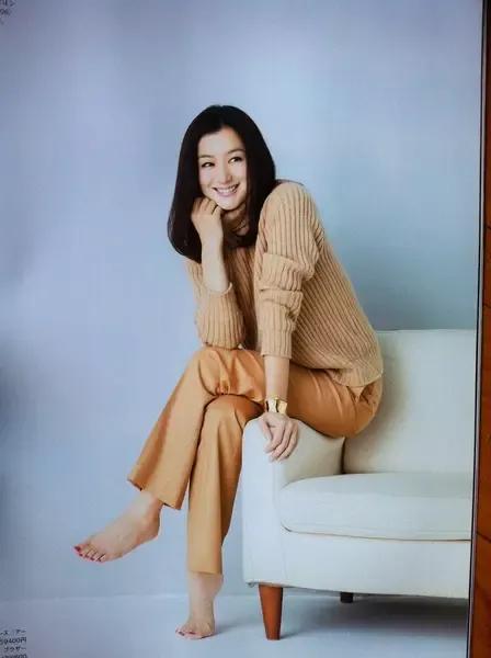 情妇脸——铃木京香，魅感人心！这身材和演技，让人无话可说！