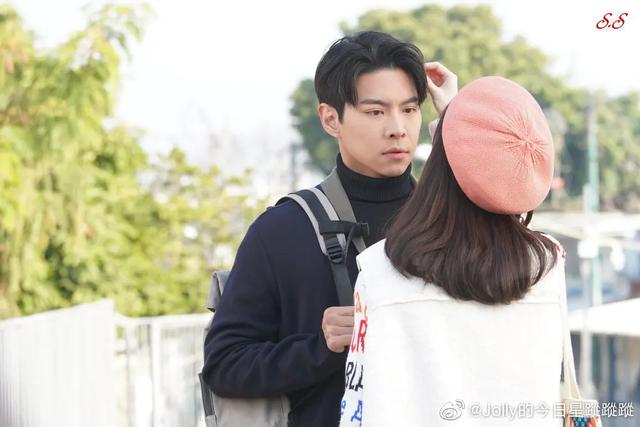 都2021年了，新版《十月初五的月光》还能写出这么尴尬的剧情？