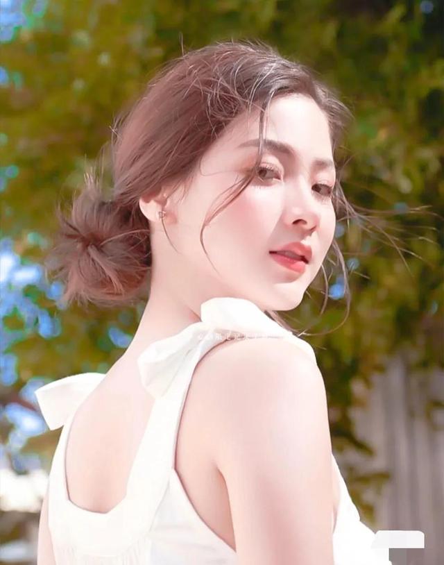 小水平采娜的性感写真