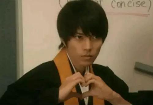 王凯吻戏多到要赶超胡歌了，靳东、祖峰、杨烁组团花式“撩妹”