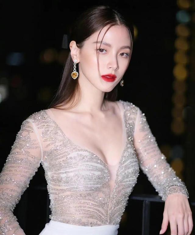 小水平采娜的性感写真