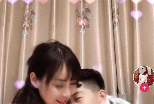 妈妈的朋友!回顾一男子爱上妈妈的40岁闺蜜,网友:阿姨真白