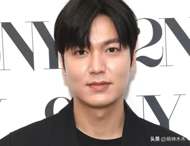 37岁李敏镐在禁烟区吸烟,冲上韩网热搜或被罚款,近照越发浮肿