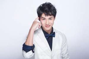 郝眉(《微微》郝眉师兄才是美人人设，资深原著党期待他和KO的对手戏)