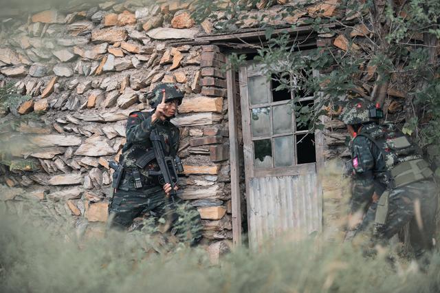 超燃!武警特战队员们的极限训练,果然威武霸气