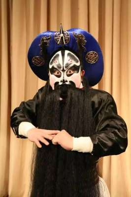 杨赤(杨赤自述:我跟李长春先生学3年,后拜袁先生,形同父子)