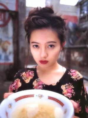 秘桃成熟时(香港大尺度电影《蜜桃成熟时》当年清纯的李丽珍为什么会拍？)