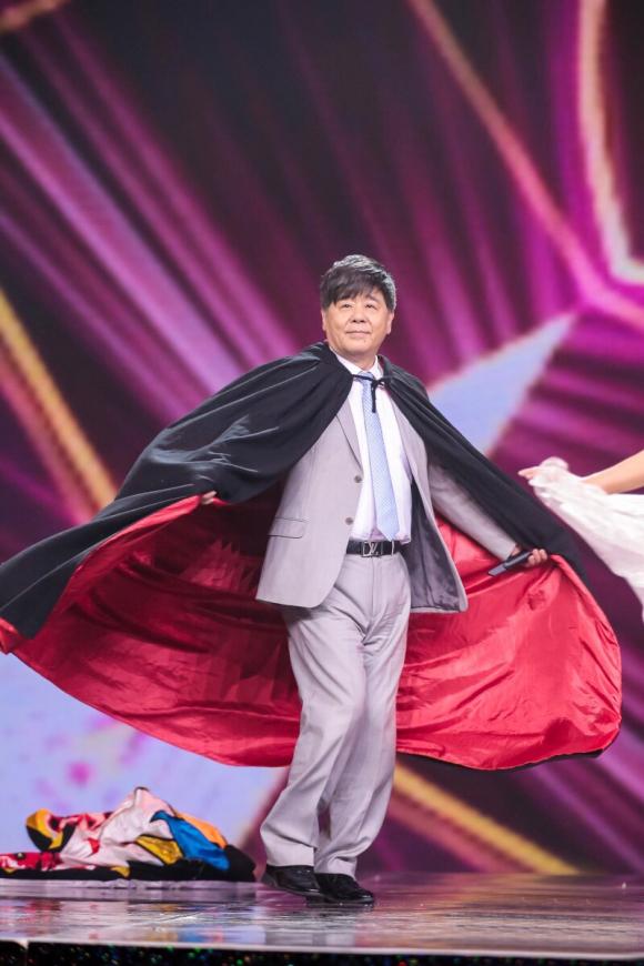 传奇歌唱家王洁实：感恩谢莉斯，与平凡女工妻子相爱一生