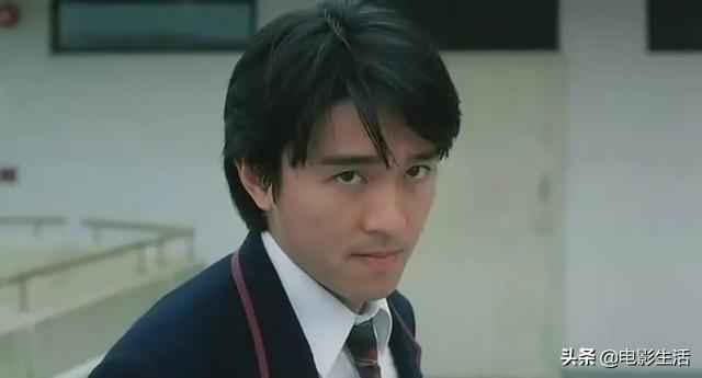 蹭周星驰热度？《新逃学威龙》卖情怀毁经典，一分都嫌高的烂片