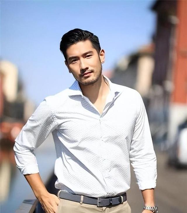 娱乐圈5个扎男”，别人留胡子邋遢，他们满脸胡碴反而更有味道