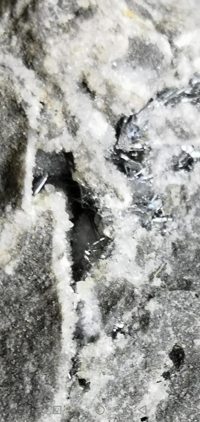 带大家认识矿物——辉锑矿