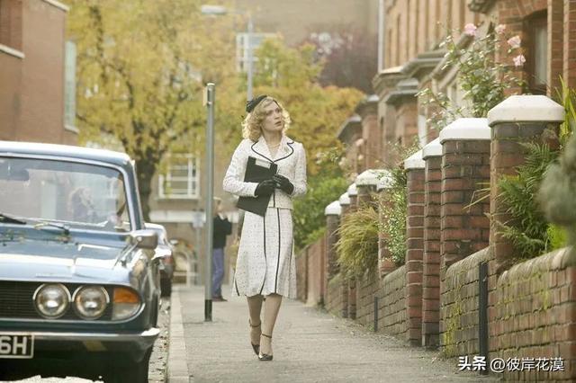 《冥王星早餐》,影史上无法被忽视的“女装大佬”