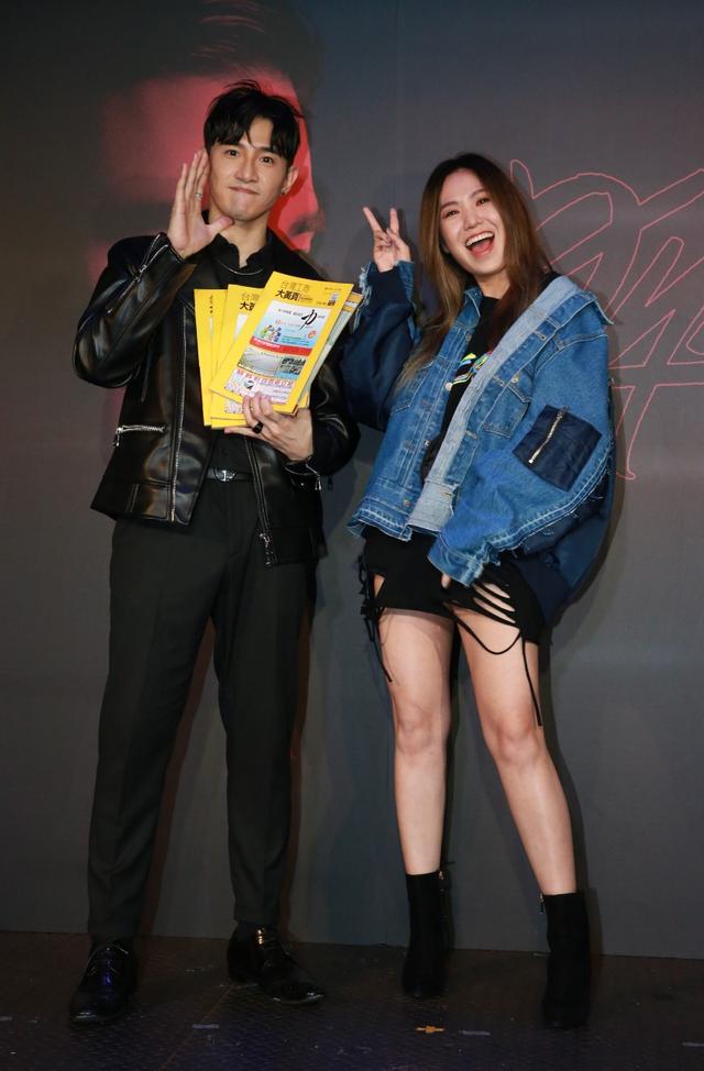 台湾省歌手张立昂新歌发片，孙盛希到场送礼，身份有点乱