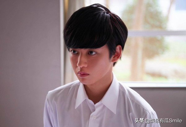 美得看不出真实性别！21岁男星男扮女装毫无违和感