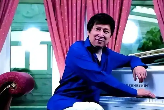 “第一软饭男”李春平:伺候美国老妇13年,继承268亿,现状如何