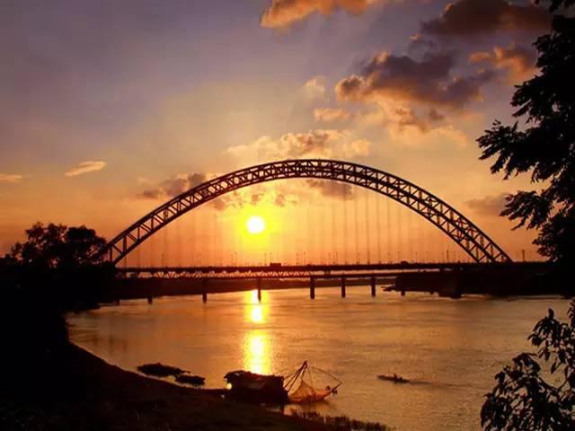 南宁良庆大桥正式通车！横跨邕江竟有这么多桥！你走了几座？