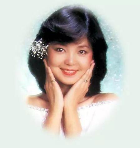 全球唯一邓丽君空中花园，坐落美乐城六层，春节期间华彩绽放