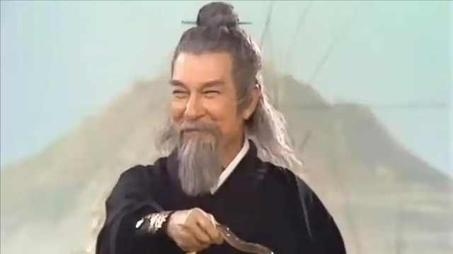 难怪裘千仞战绩平平,却在江湖上无人敢惹,你看他师父是什么来头