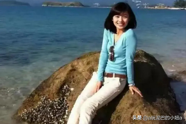 从央视消失,被誉为“董卿接班人”的李七月,如今走上了另一条路