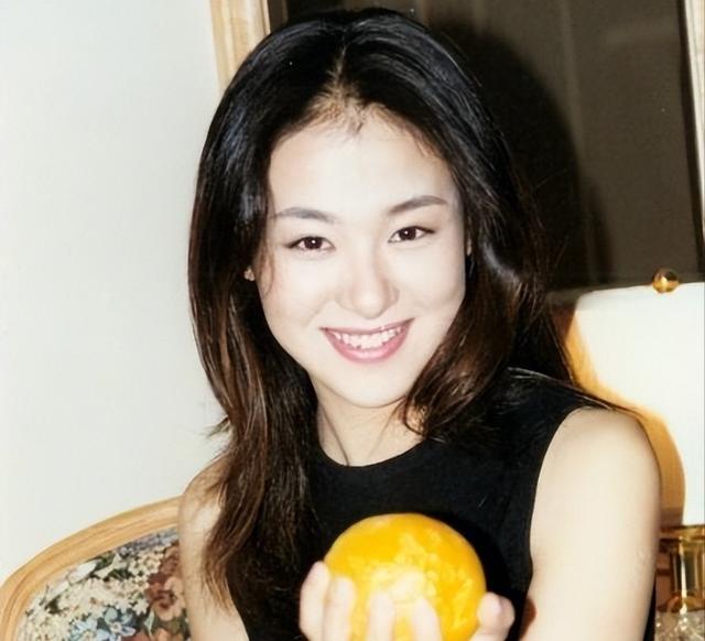 曾经把李保田迷得神魂颠倒, 张国立也难掩喜爱, 如今的她却判若两人