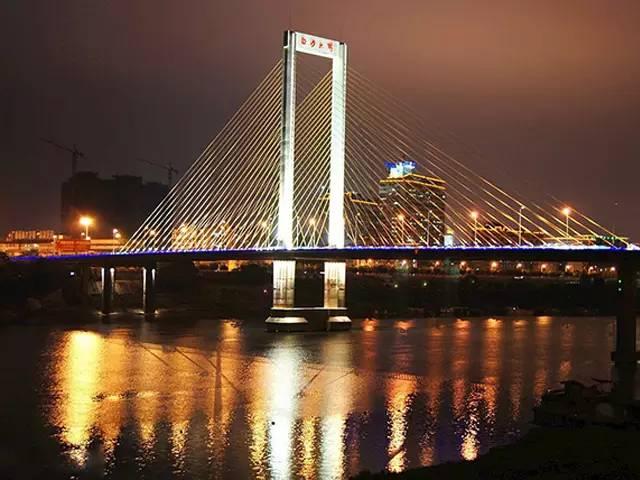 南宁良庆大桥正式通车！横跨邕江竟有这么多桥！你走了几座？