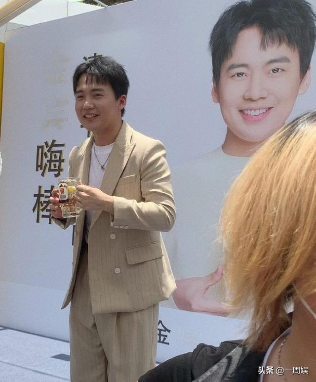 26岁郭麒麟生图曝光,打扮成熟身材圆润,网友:只有165吗?